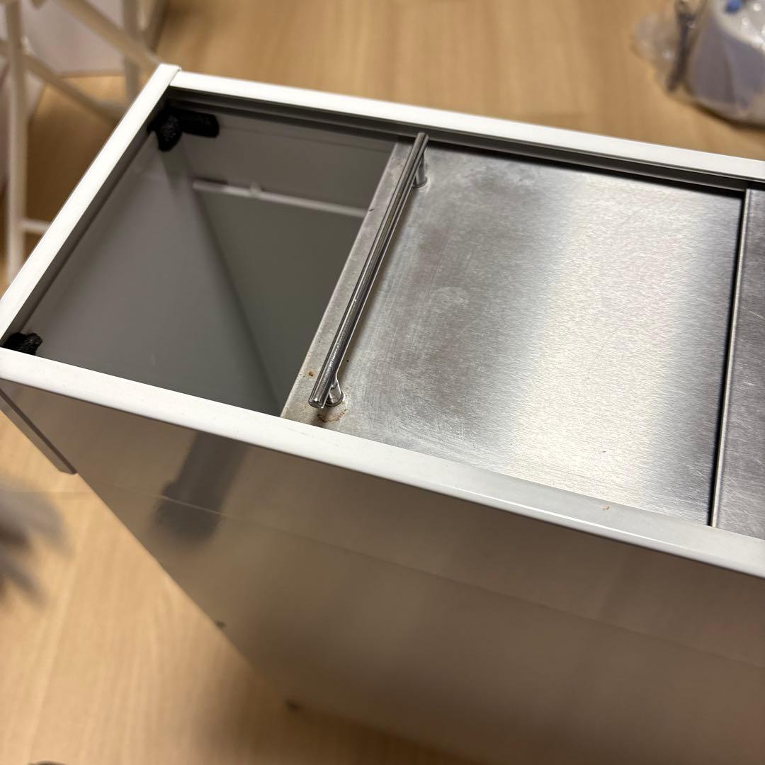 ホワイト スチール製 蓋付きごみ箱