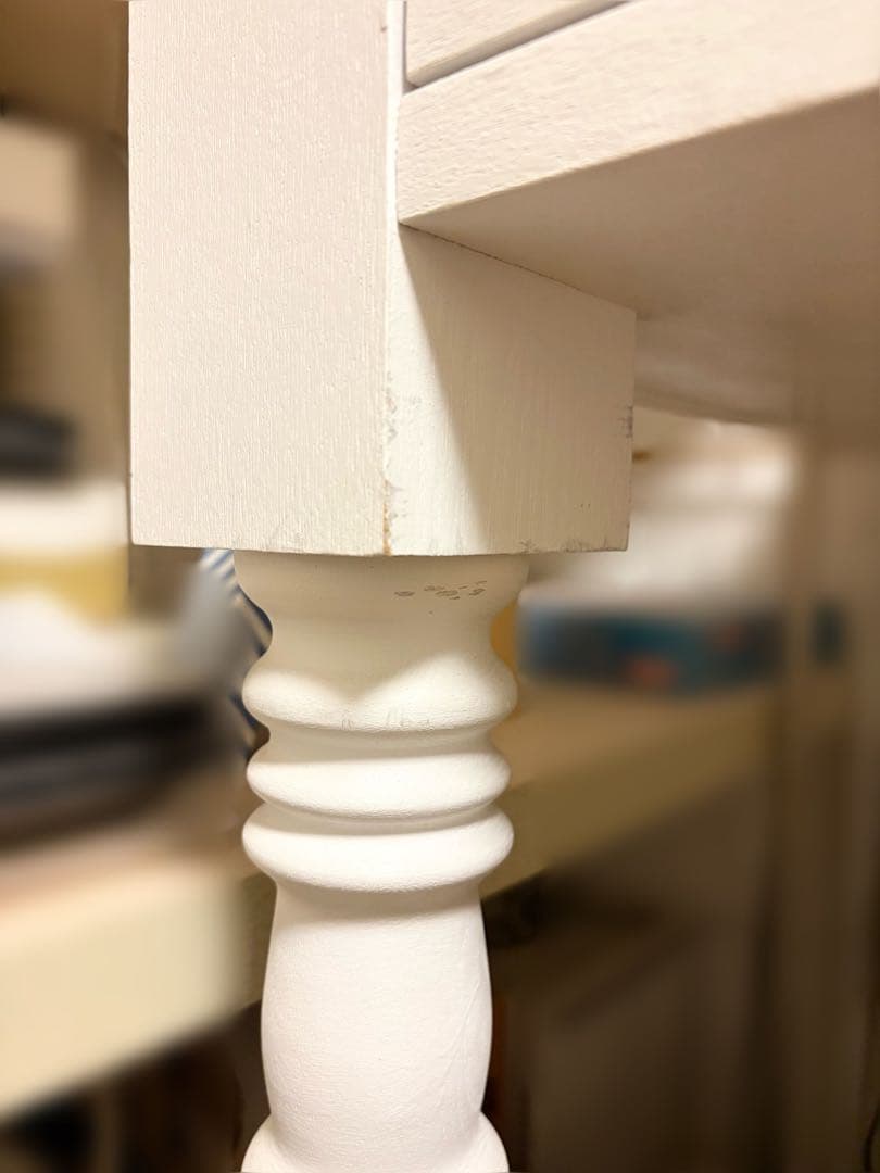 ホワイト木製デスク ガラス天板 アンティーク風　作業机