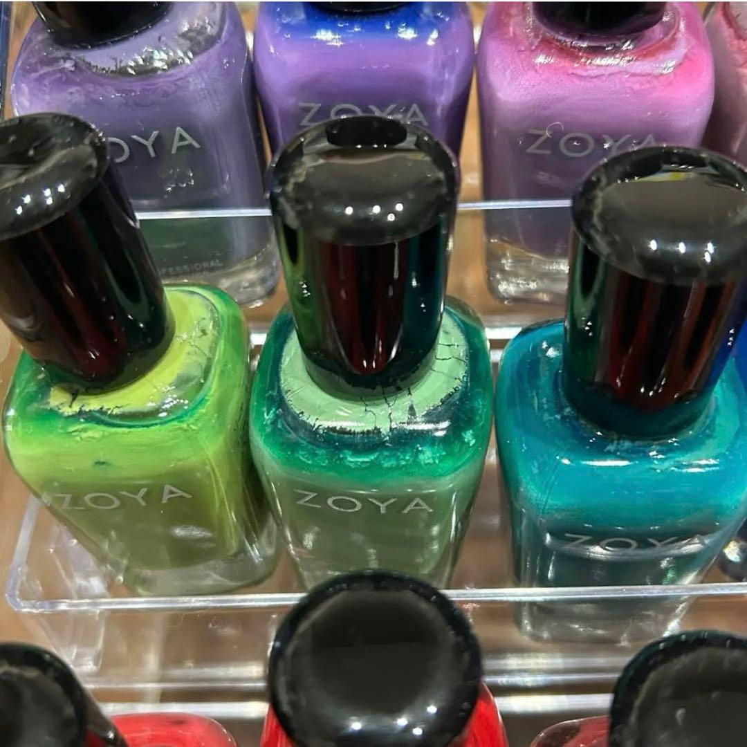 ZOYA／ネイルラッカー(バラ売り可)