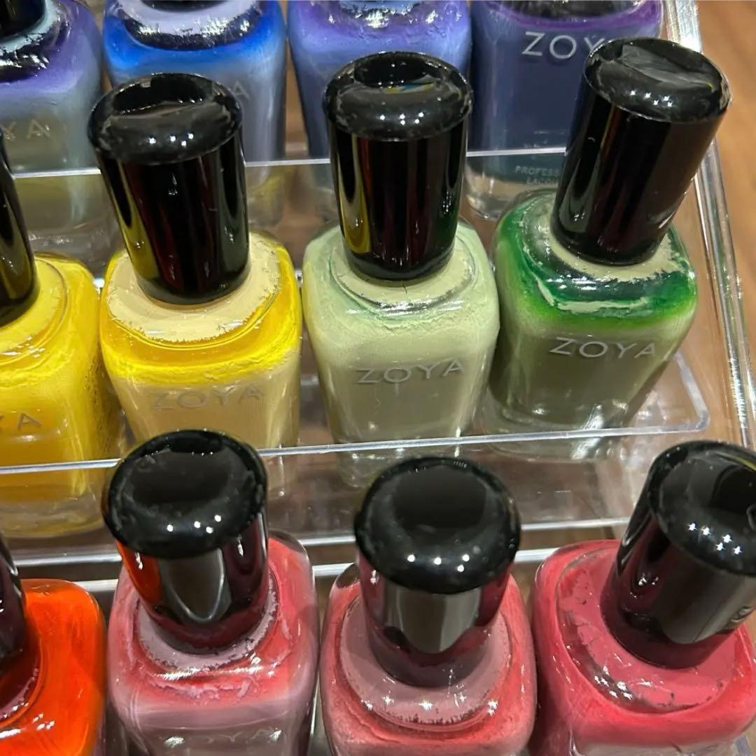 ZOYA／ネイルラッカー(バラ売り可)