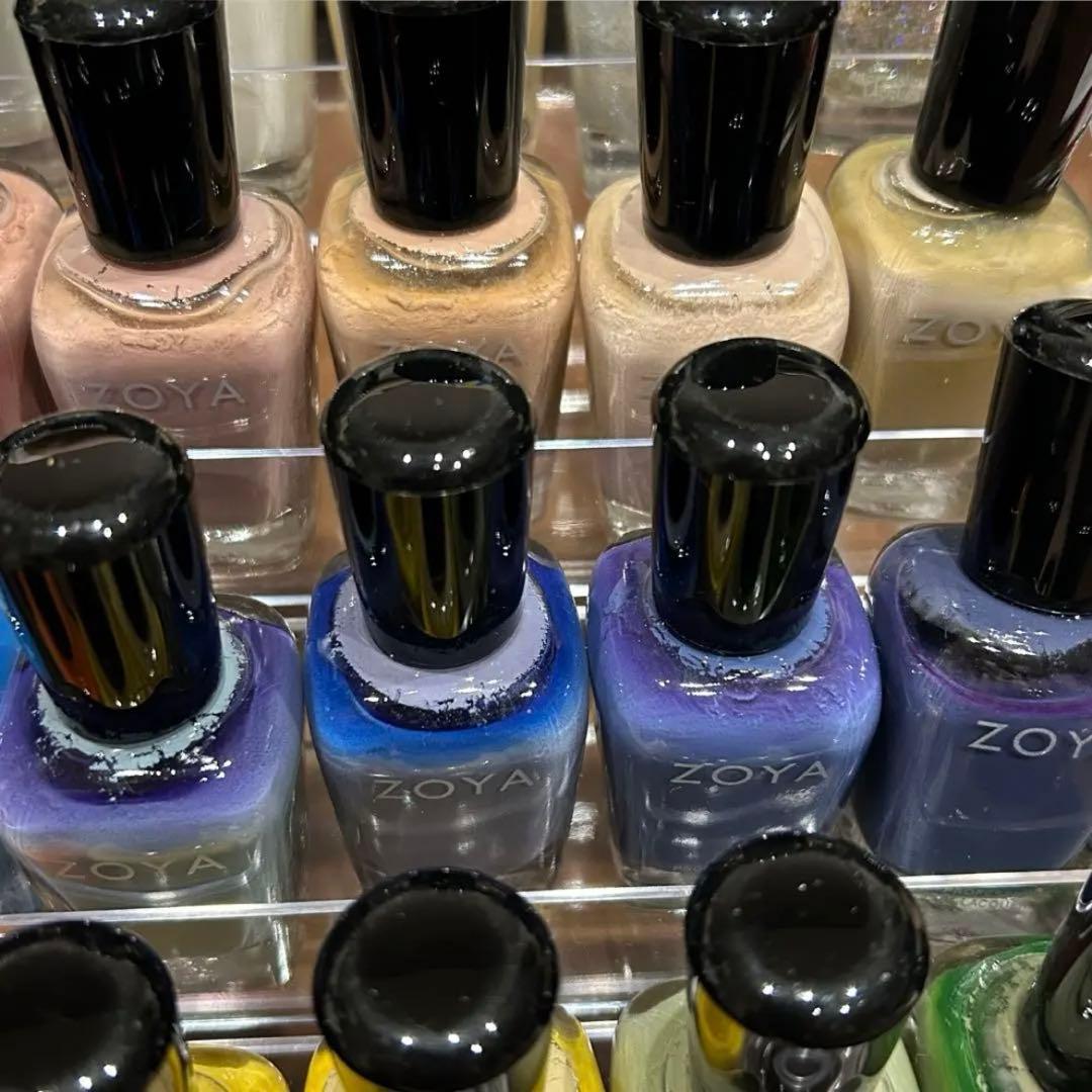 ZOYA／ネイルラッカー(バラ売り可)