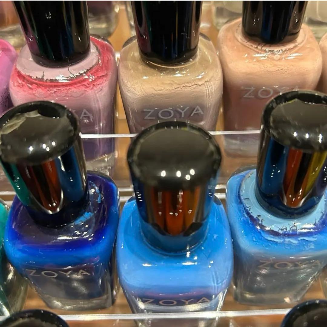 ZOYA／ネイルラッカー(バラ売り可)