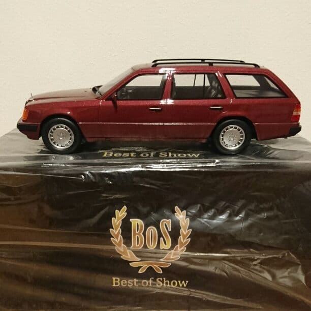 すんたんさん。専用メルセデス・ベンツ 1/18ミニカー w124ワゴン前期