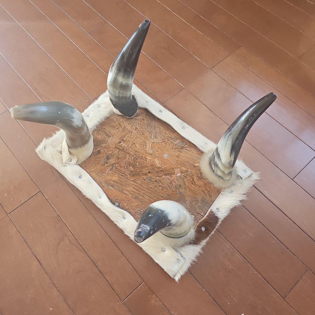 オットマン動物の角の足　レアです！お部屋がおしゃれになります‼️