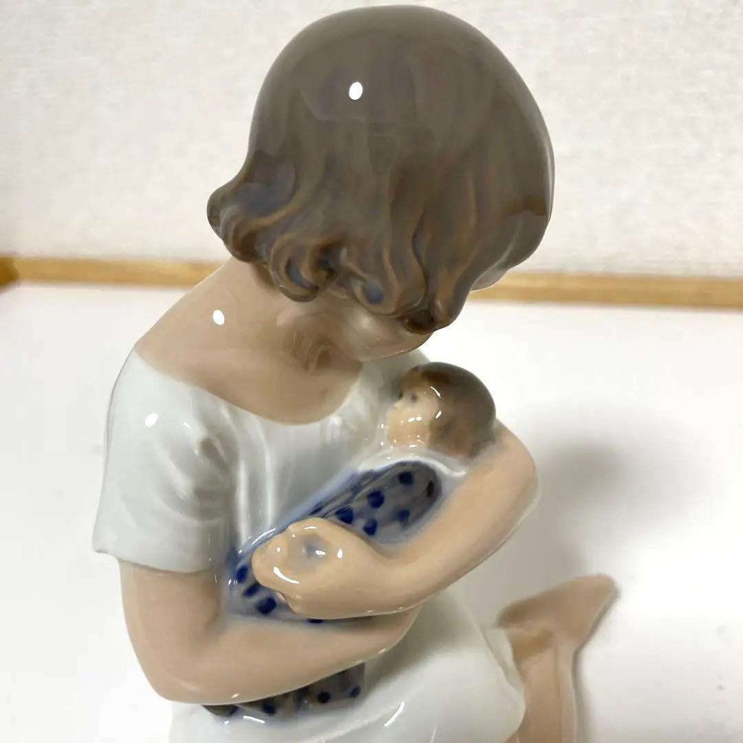 Girl with doll・１９７４年ー７８年・１３cm・ Cop・