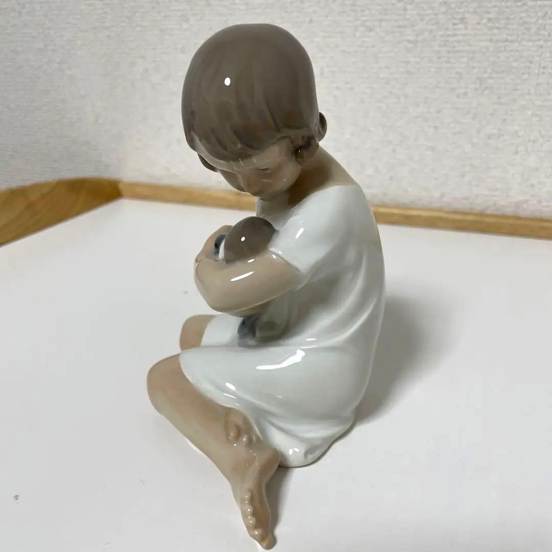 Girl with doll・１９７４年ー７８年・１３cm・ Cop・