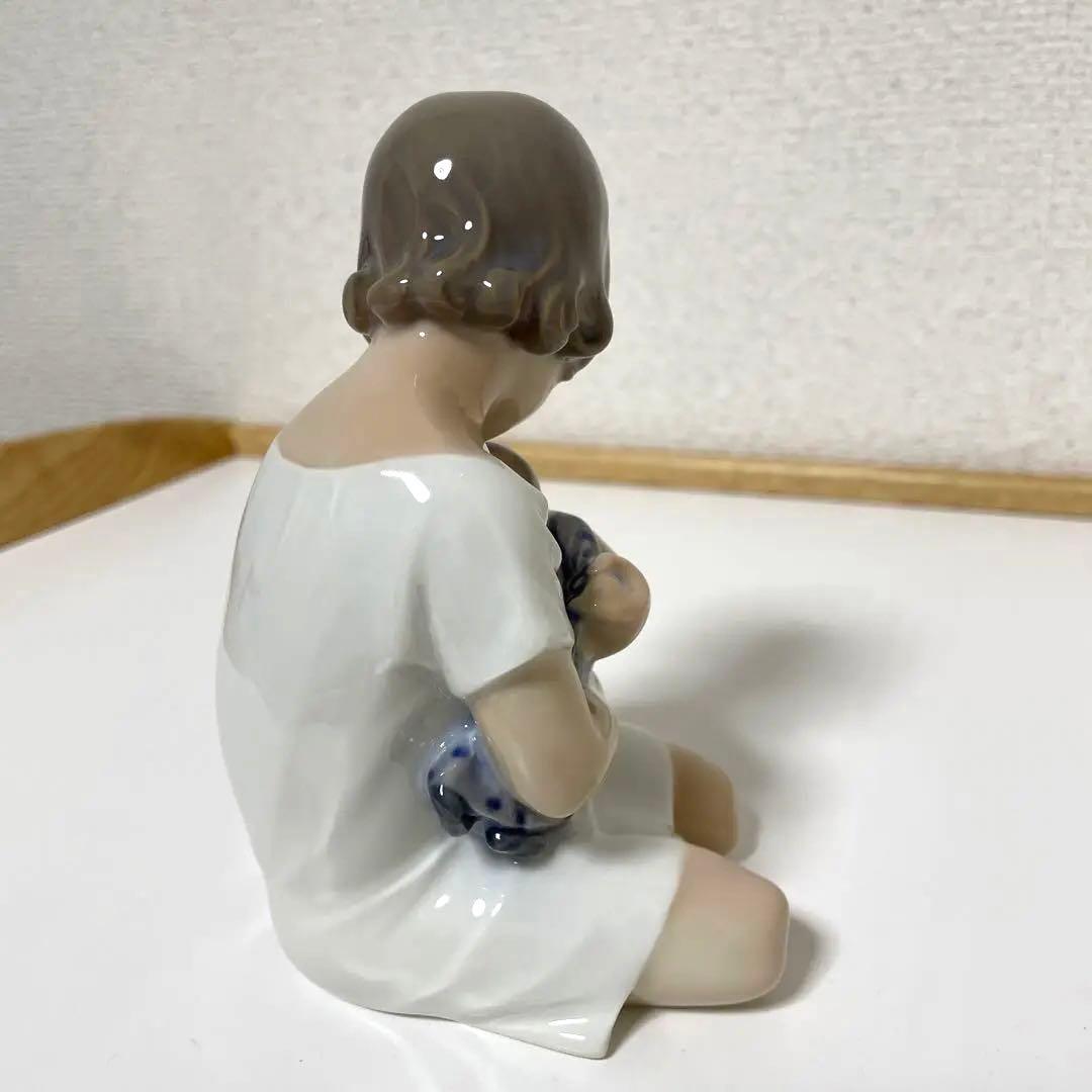 Girl with doll・１９７４年ー７８年・１３cm・ Cop・