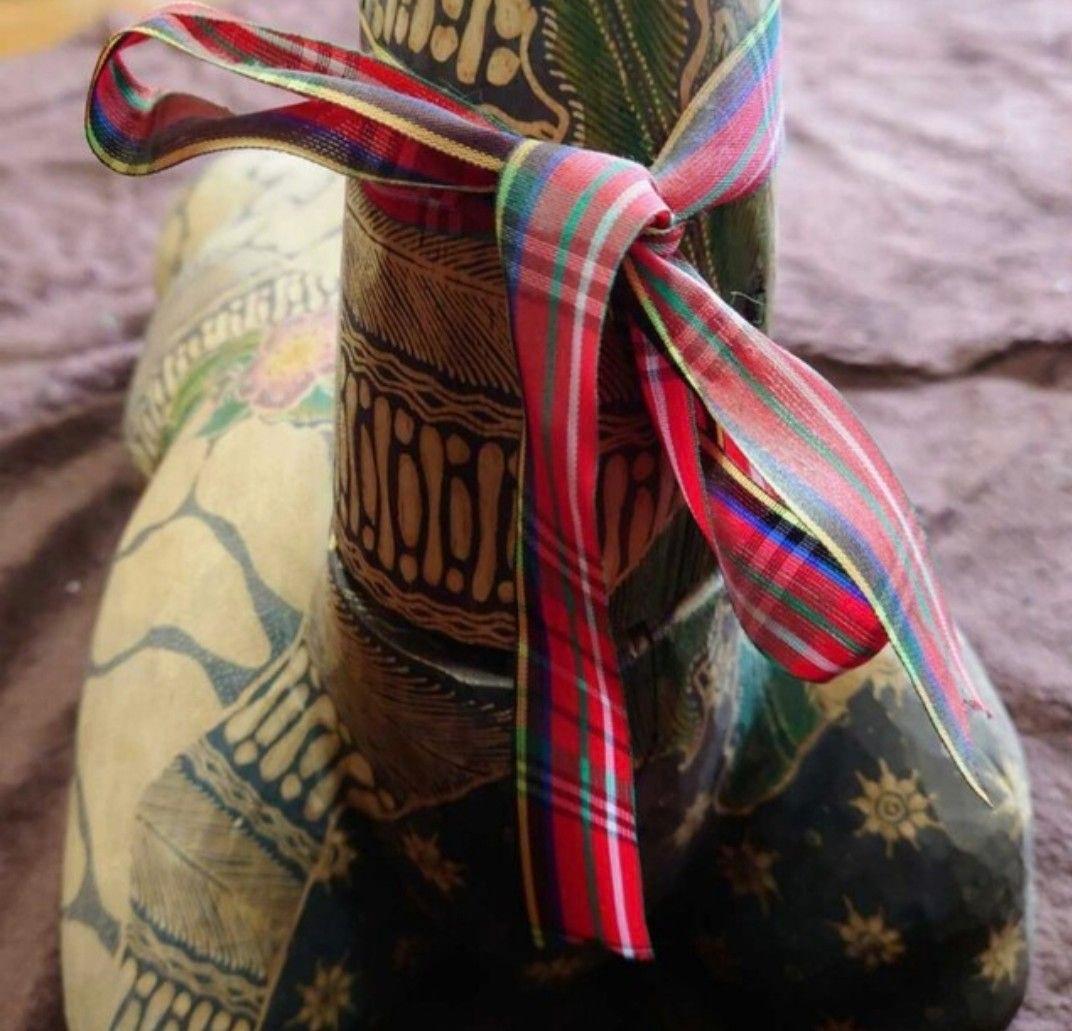 珍しい　木製キリン置物