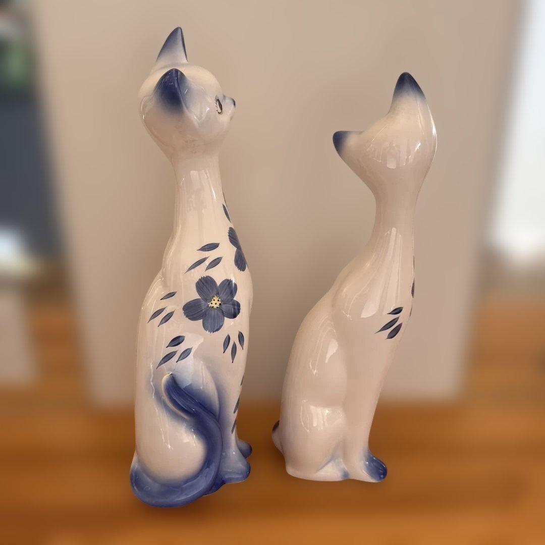 青と白の花模様 猫の陶器置物　アンティーク　ヴィンテージ
