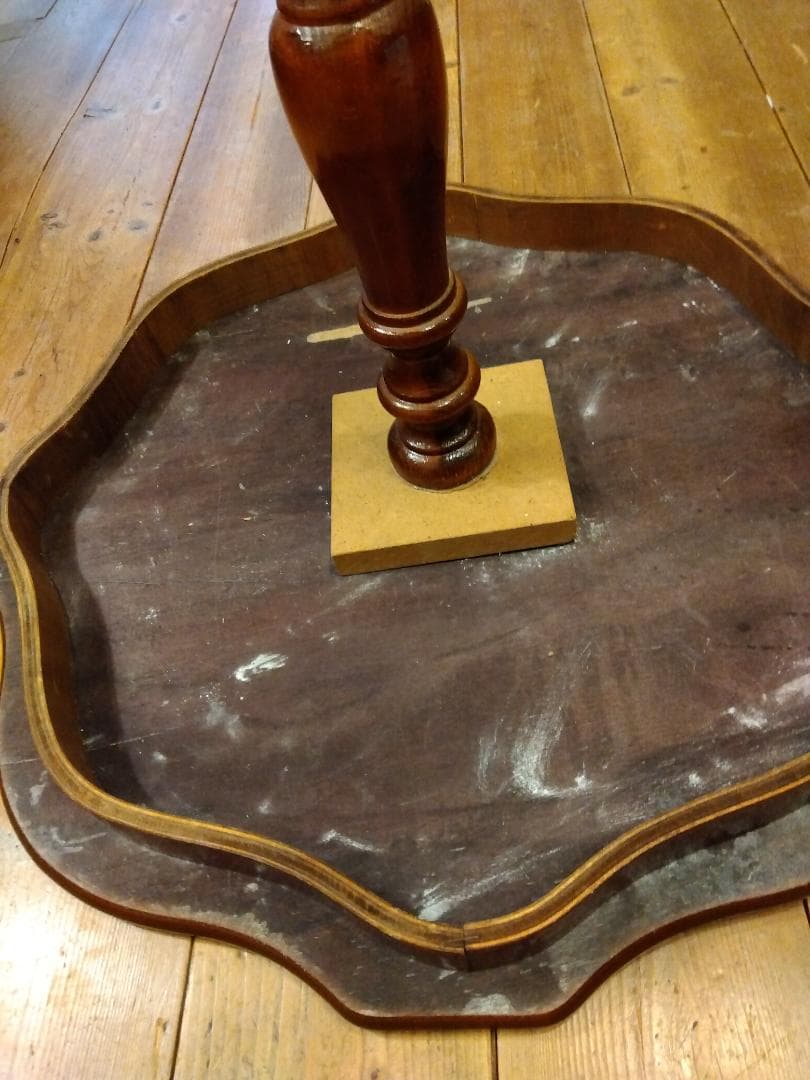 にんじん　イタリア製の象嵌コーヒーテーブル アンティーク