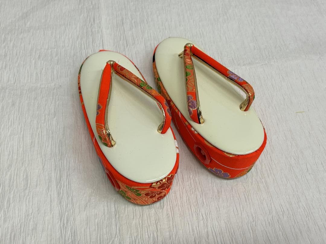 七五三セット　祝帯ペアセット　赤　中サイズ　草履18cm　箱入り　新古品