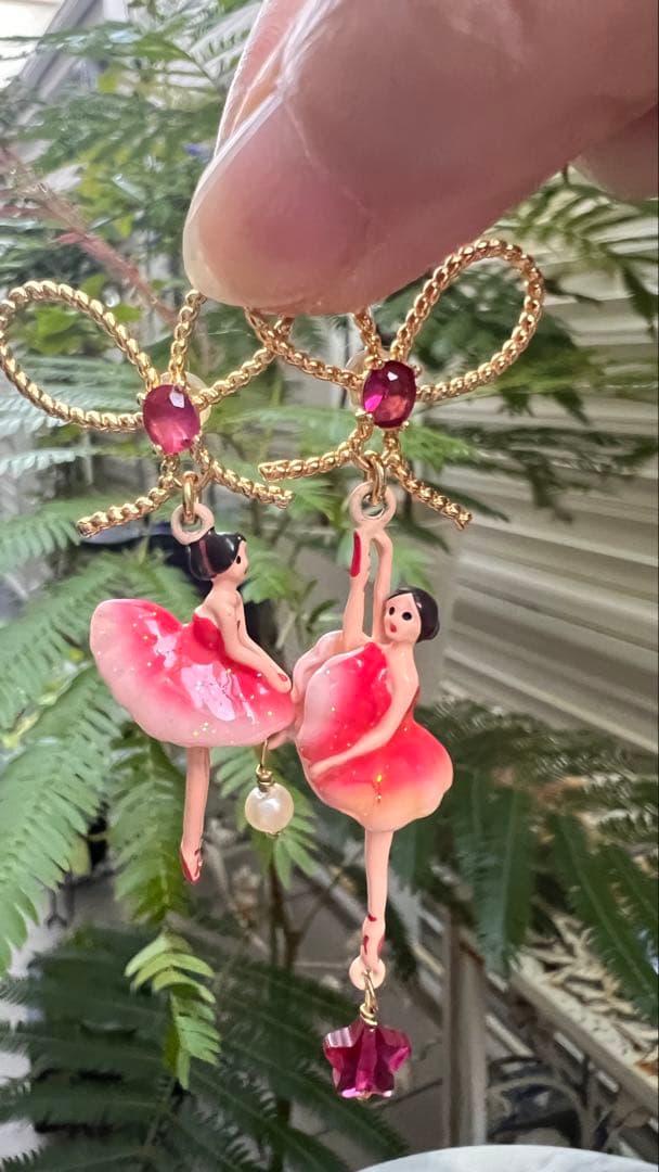 Les Néréides バレリーナデザインのハンドメイドピアス