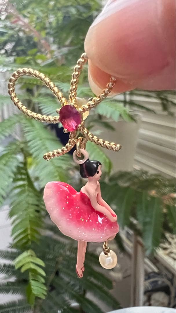 Les Néréides バレリーナデザインのハンドメイドピアス