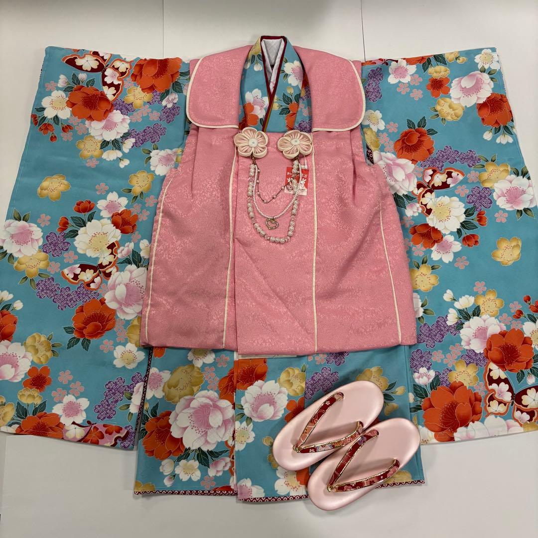 七五三　女の子　着物・被布セット　水色　桜　つまみ細工　チャーム　新品
