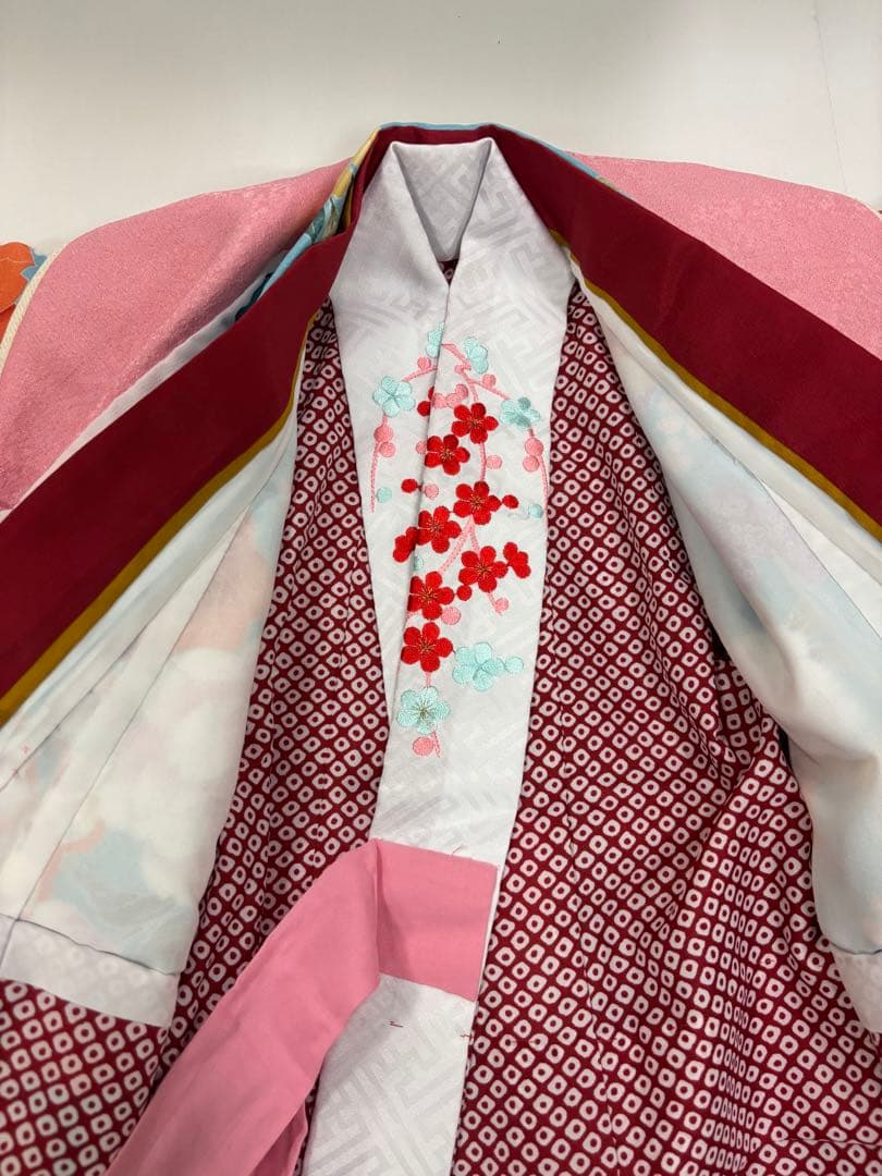 七五三　女の子　着物・被布セット　水色　桜　つまみ細工　チャーム　新品