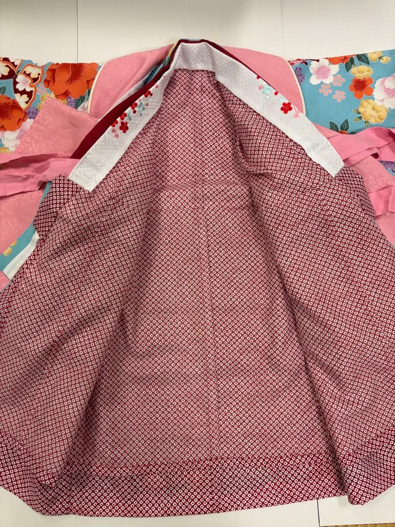 七五三　女の子　着物・被布セット　水色　桜　つまみ細工　チャーム　新品