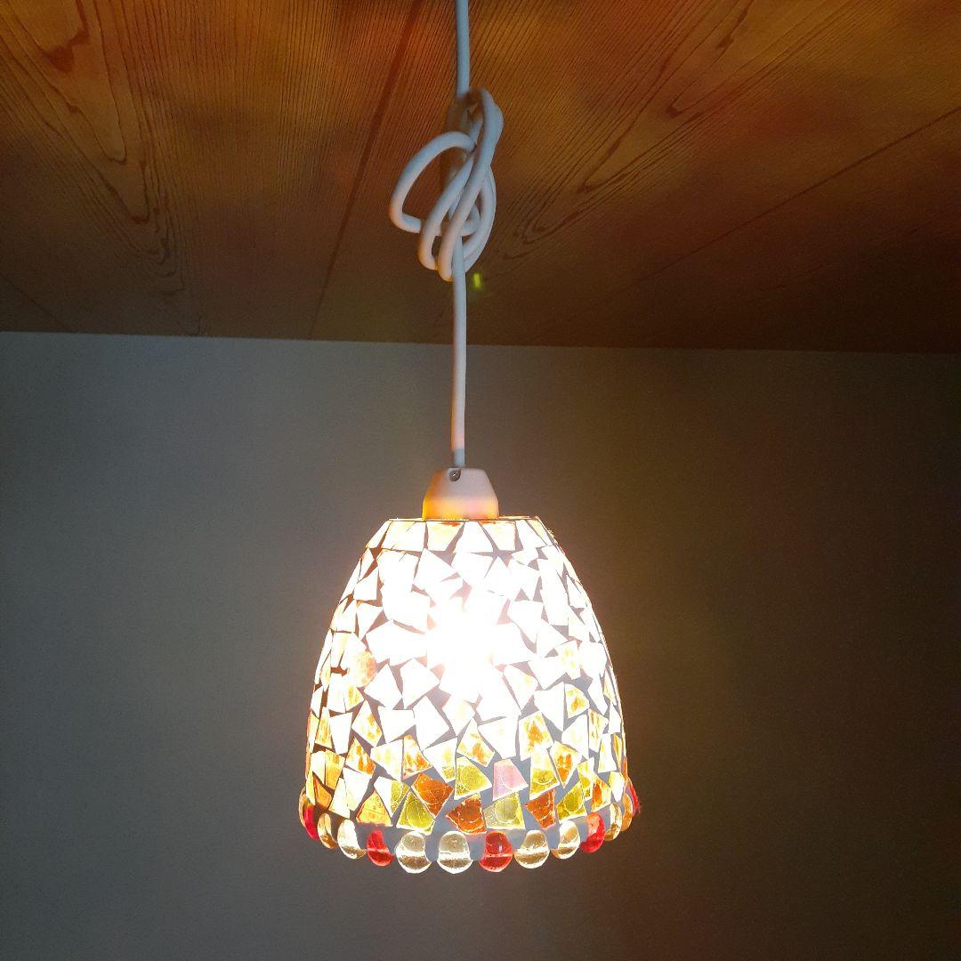 ステンドグラス調 ペンダントライト、オレンジ、黄色、赤色、タキズミ製