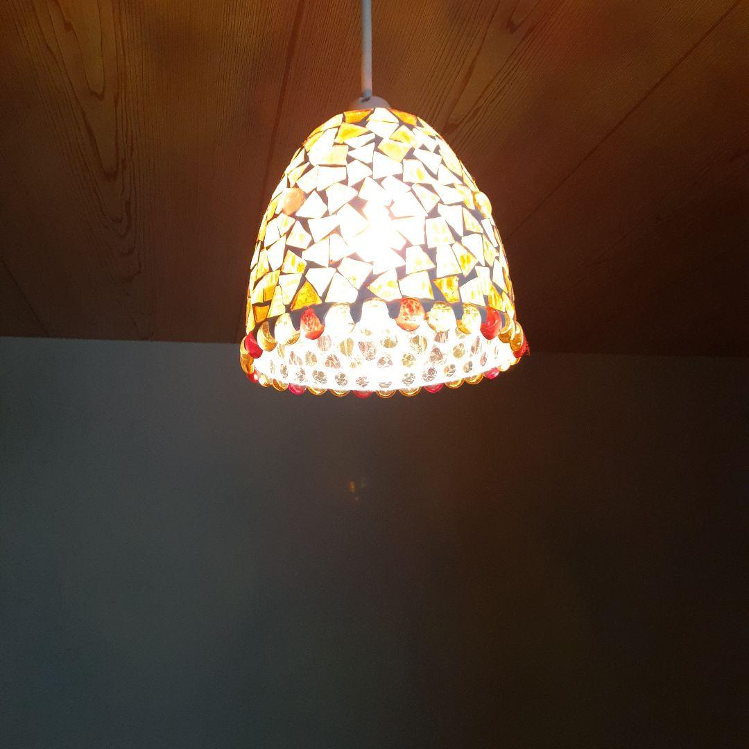 ステンドグラス調 ペンダントライト、オレンジ、黄色、赤色、タキズミ製