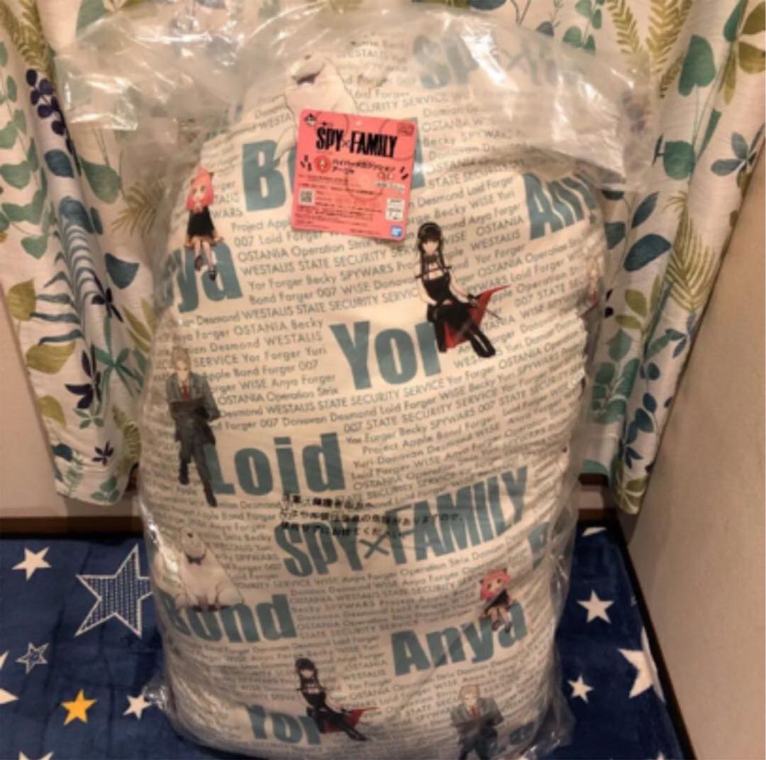 一番くじ　SPY×スパイファミリー　A賞　アーニャ　クッション　皿　イーゼル