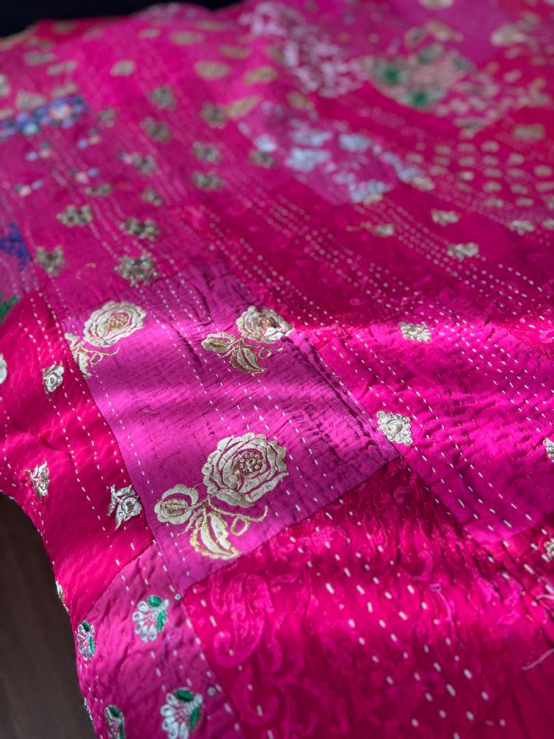 ラリーキルト　インド刺繍　カンタキルト　ヴィンテージ　ピンク　マルチカバー