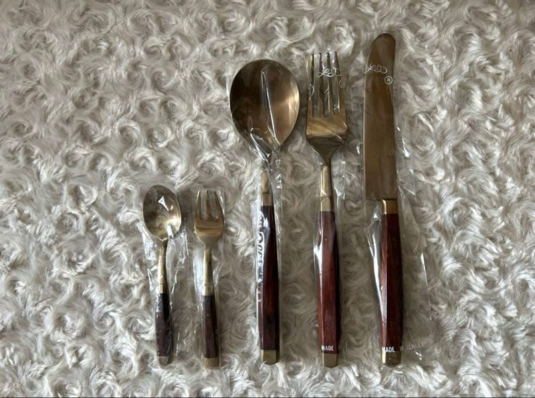 タイ　カトラリーセット　ニッケルブロンズディナーセット〈30本セット〉®︎マーク