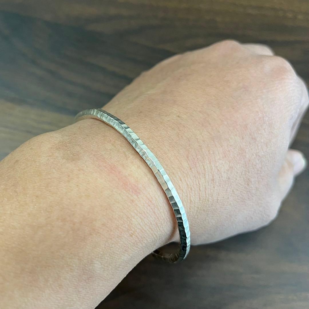 【新品・未使用】バングル　カレンシルバー　純銀97％　カレン族