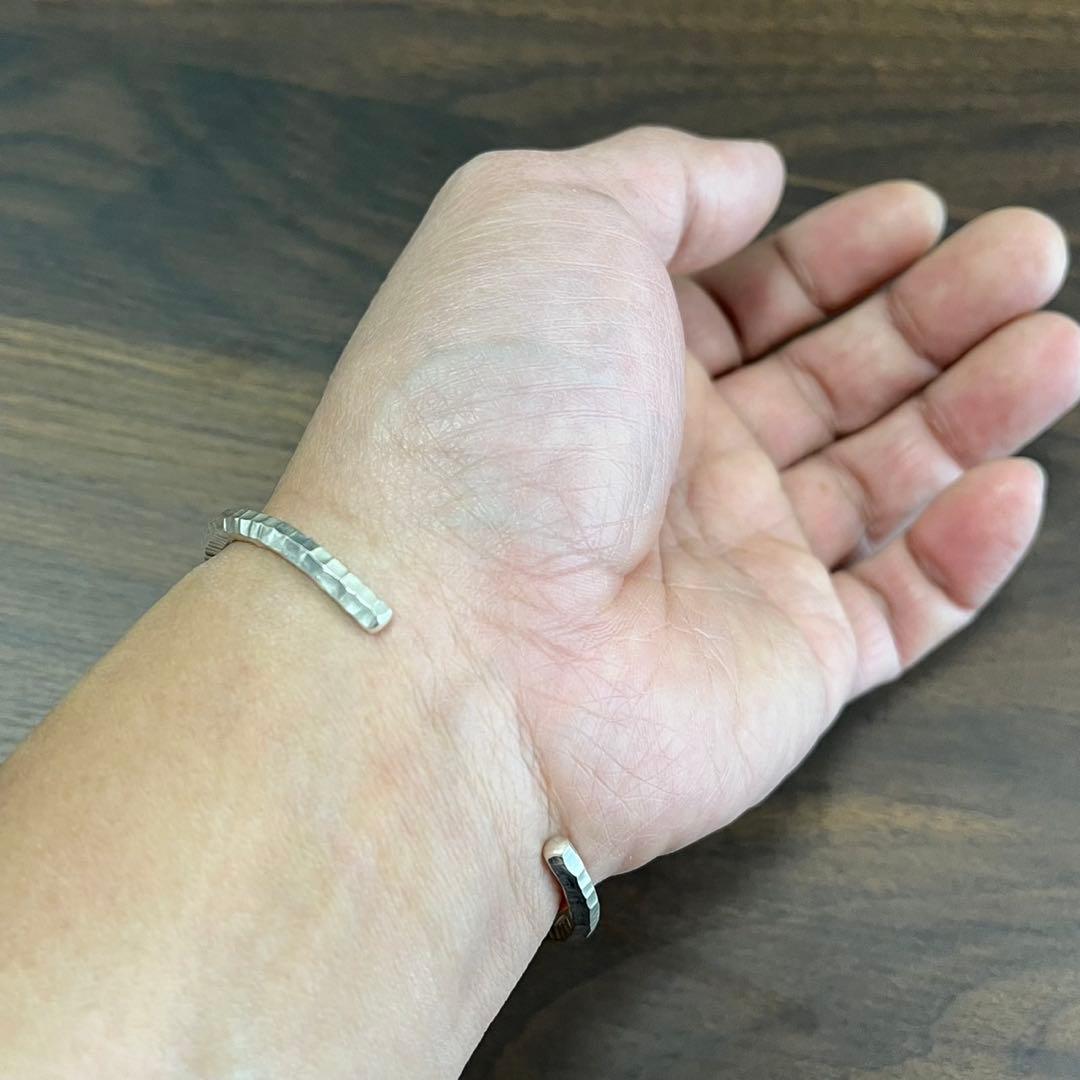 【新品・未使用】バングル　カレンシルバー　純銀97％　カレン族