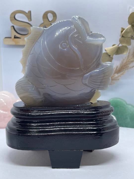 【602】水入り瑪瑙 魚型(台座付き)高級 珍品