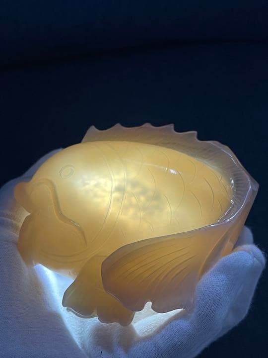 【602】水入り瑪瑙 魚型(台座付き)高級 珍品