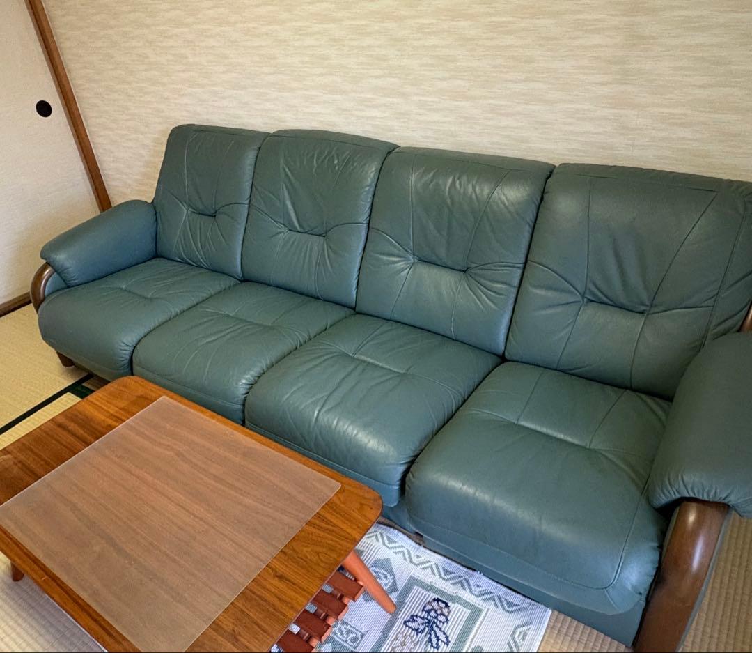 緑色レザー調ソファ 木製アームレスト付き☆本土内送料込み