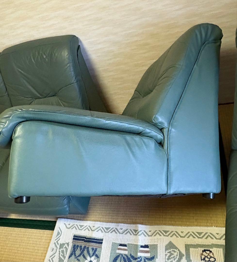 緑色レザー調ソファ 木製アームレスト付き☆本土内送料込み