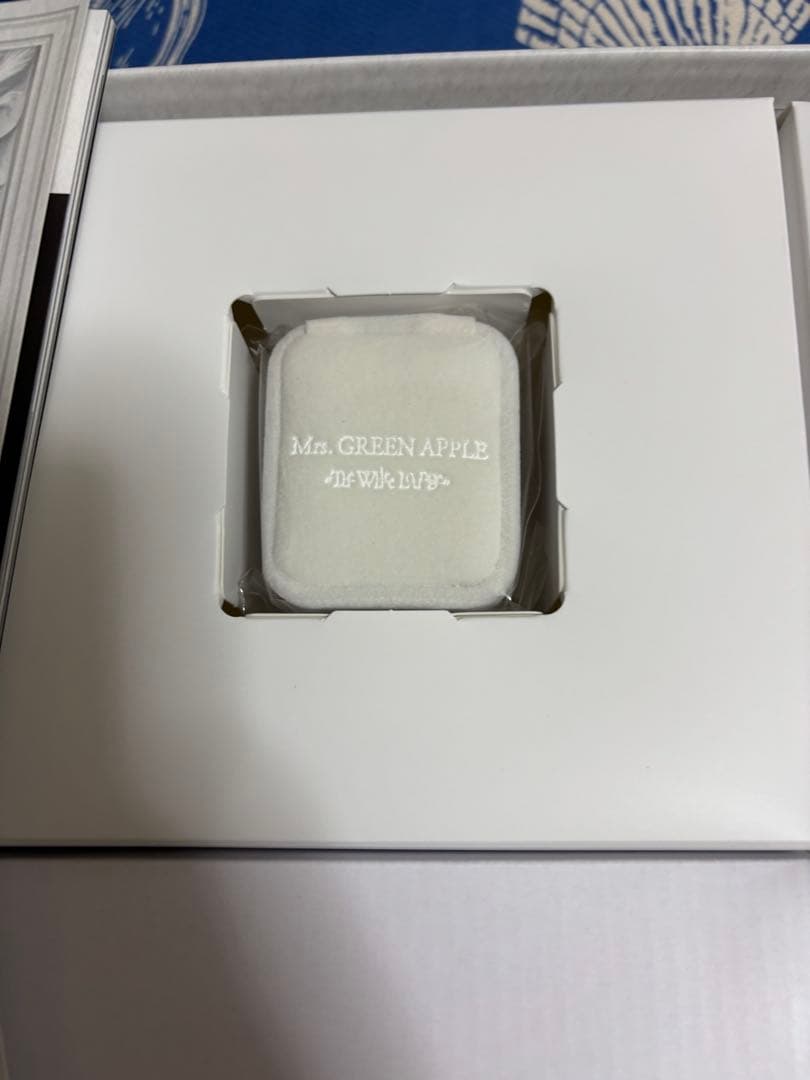 Mrs. GREEN APPLE ホワイトラウンジ 初回限定BOXグッズセット - メルカリ