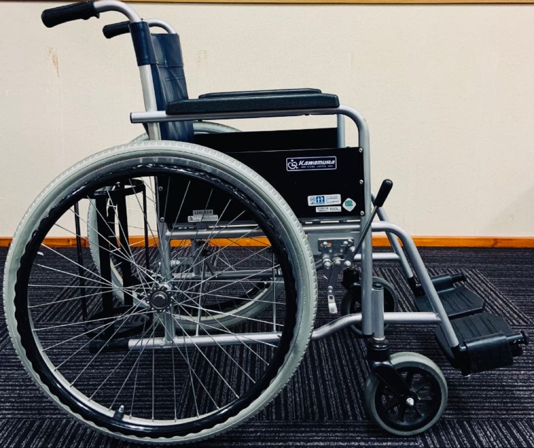 病院・施設で定番のスチール製車いす KR801Nソリッド[高床]