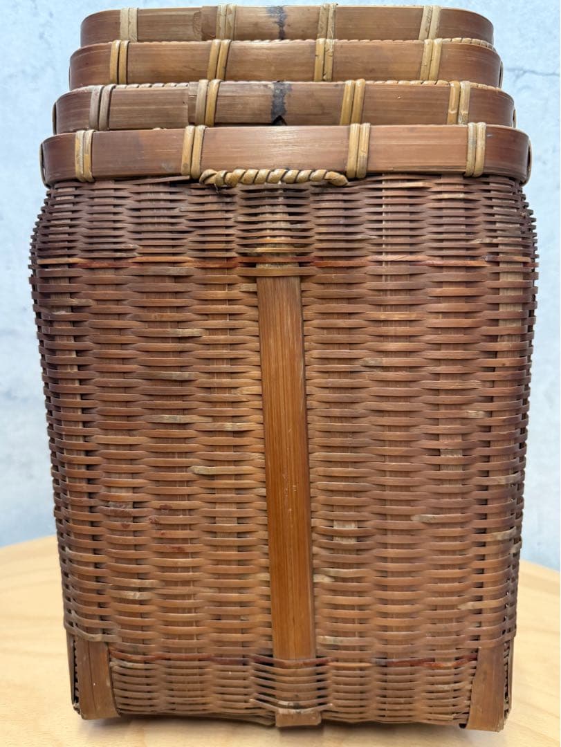 京都　美しい手編みのカゴ　四段重ね　ヴィンテージ　竹製スタッキングバスケット