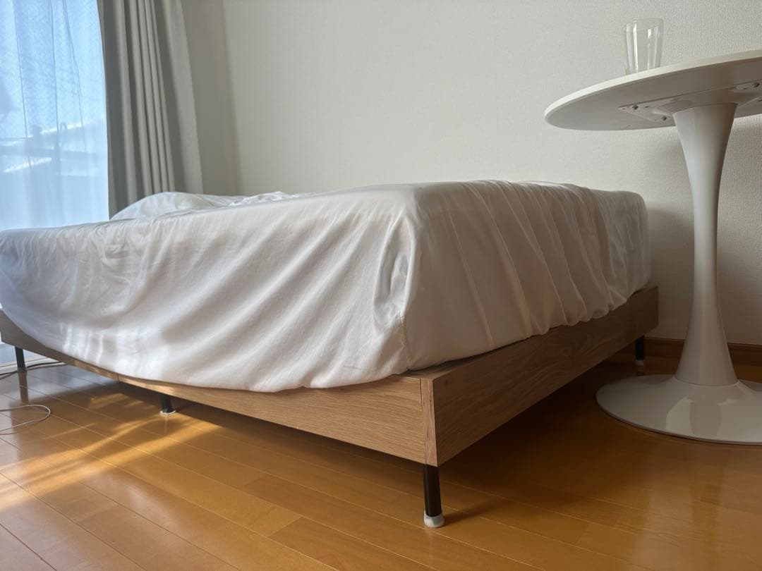 ★引渡し限定★lowya ベッドフレーム（セミダブル）