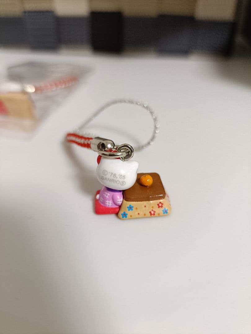 ハローキティ こたつストラップ 2個セット - メルカリ