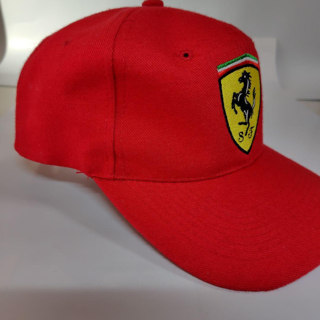 フェラーリフォトフレーム(新品)とF1キャップ(2回使用)