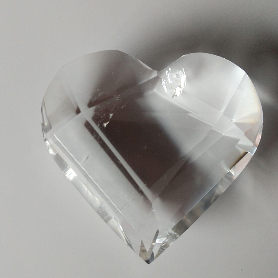 【ジーン】純粋と浄化の象徴 天然水晶 巨大ハートカットオブジェ