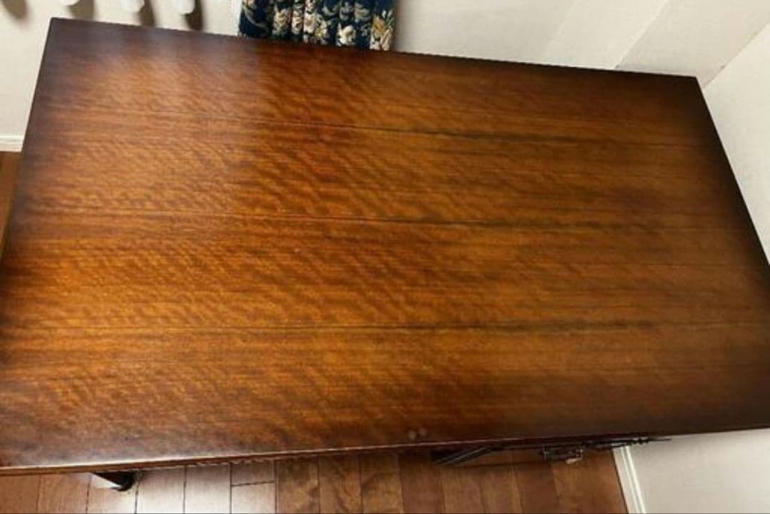 ​【関東圏限定お届け】 karimoku カリモク コロニアル調 書斎机 鍵付