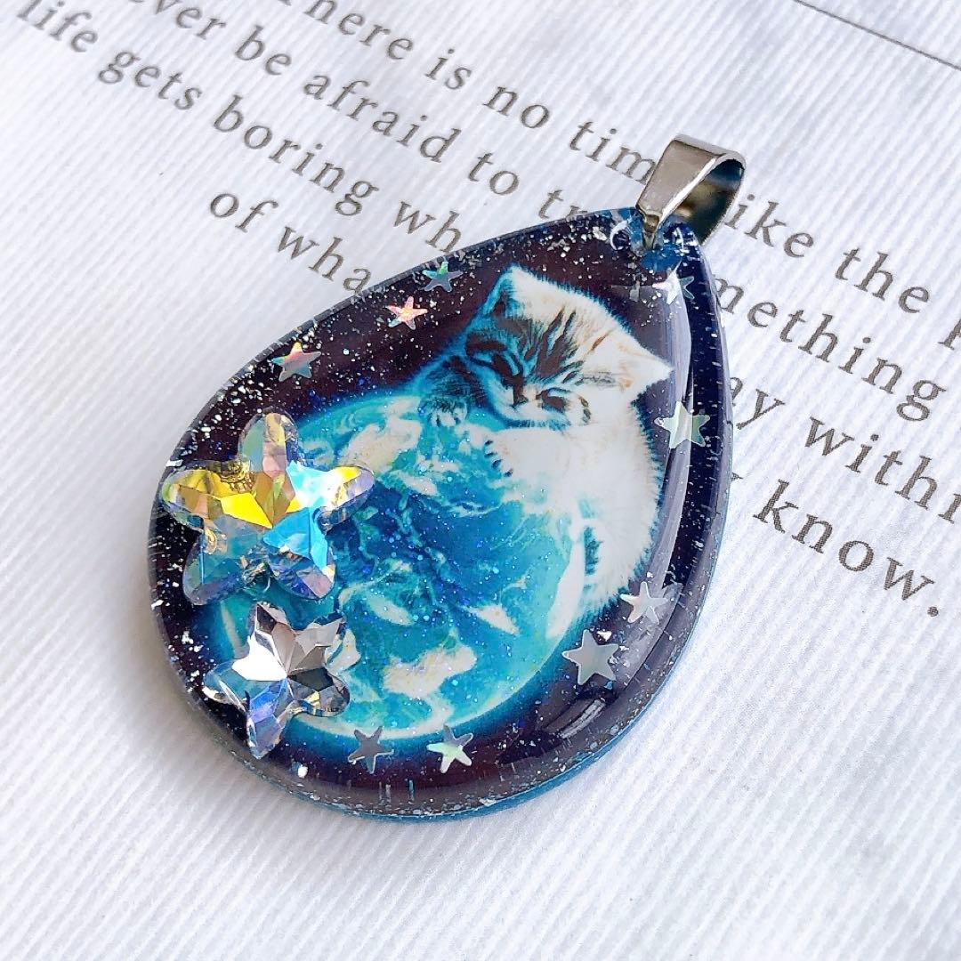 同梱値引100円❤️No.2413 レジン ペンダントトップ 猫 ネコ ねこ ♡