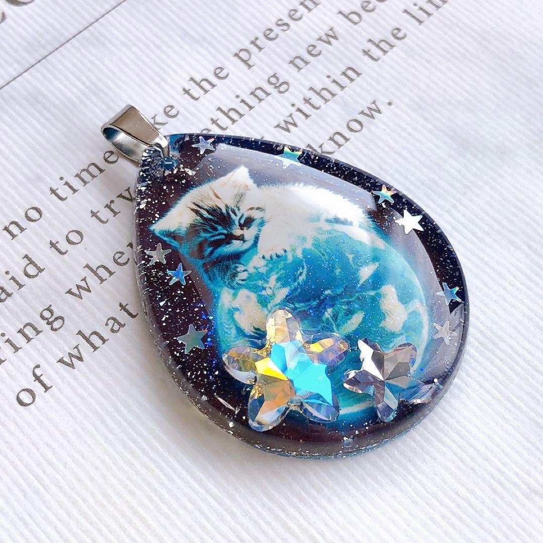 同梱値引100円❤️No.2413 レジン ペンダントトップ 猫 ネコ ねこ ♡