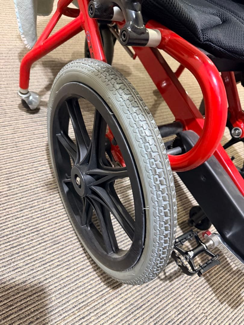 Profhand プロハンド 赤　ペダル付き トレーニングチェア 介護用品