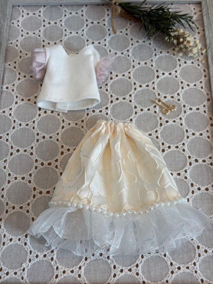 No.4146 ハンドメイド22cmドール服 2点セット（ピアス付き） - メルカリ