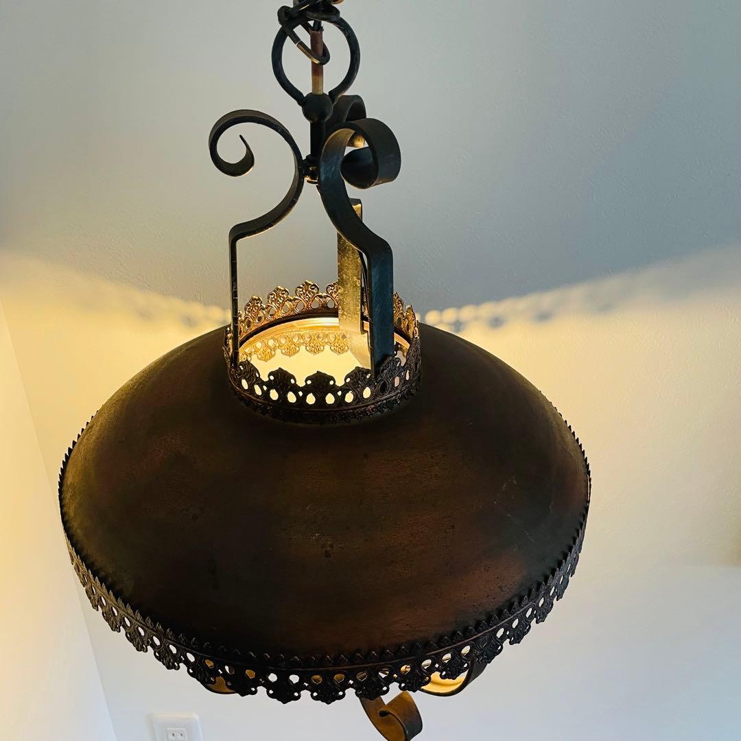 アンティーク 吊り下げランプ アイアン照明 レトロガラスペンダントランプ灯 電傘