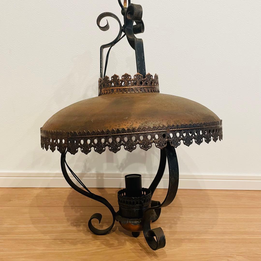 アンティーク 吊り下げランプ アイアン照明 レトロガラスペンダントランプ灯 電傘