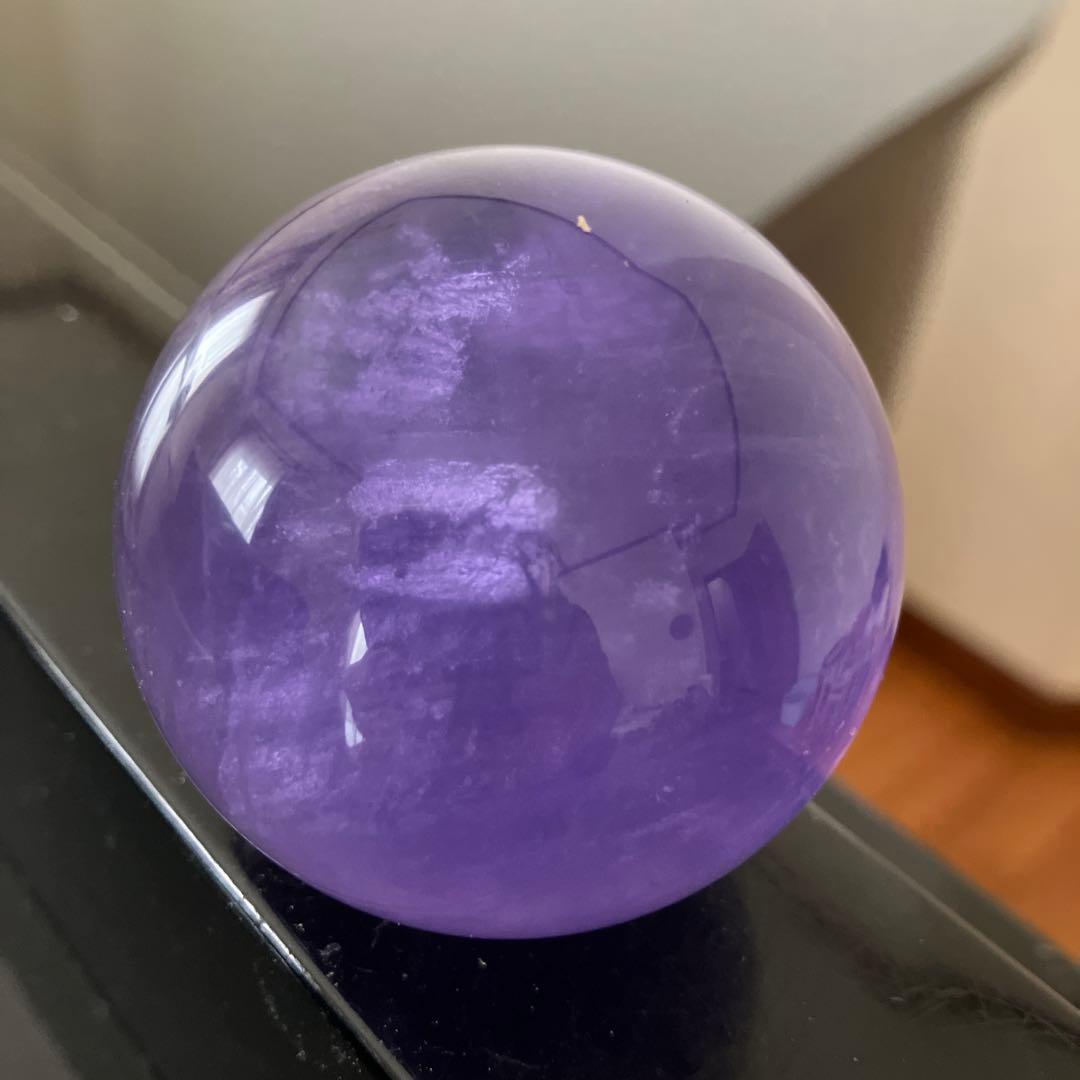 はち。さま専用菫色！パープルフローライト　スフィア　天然石置物　E216