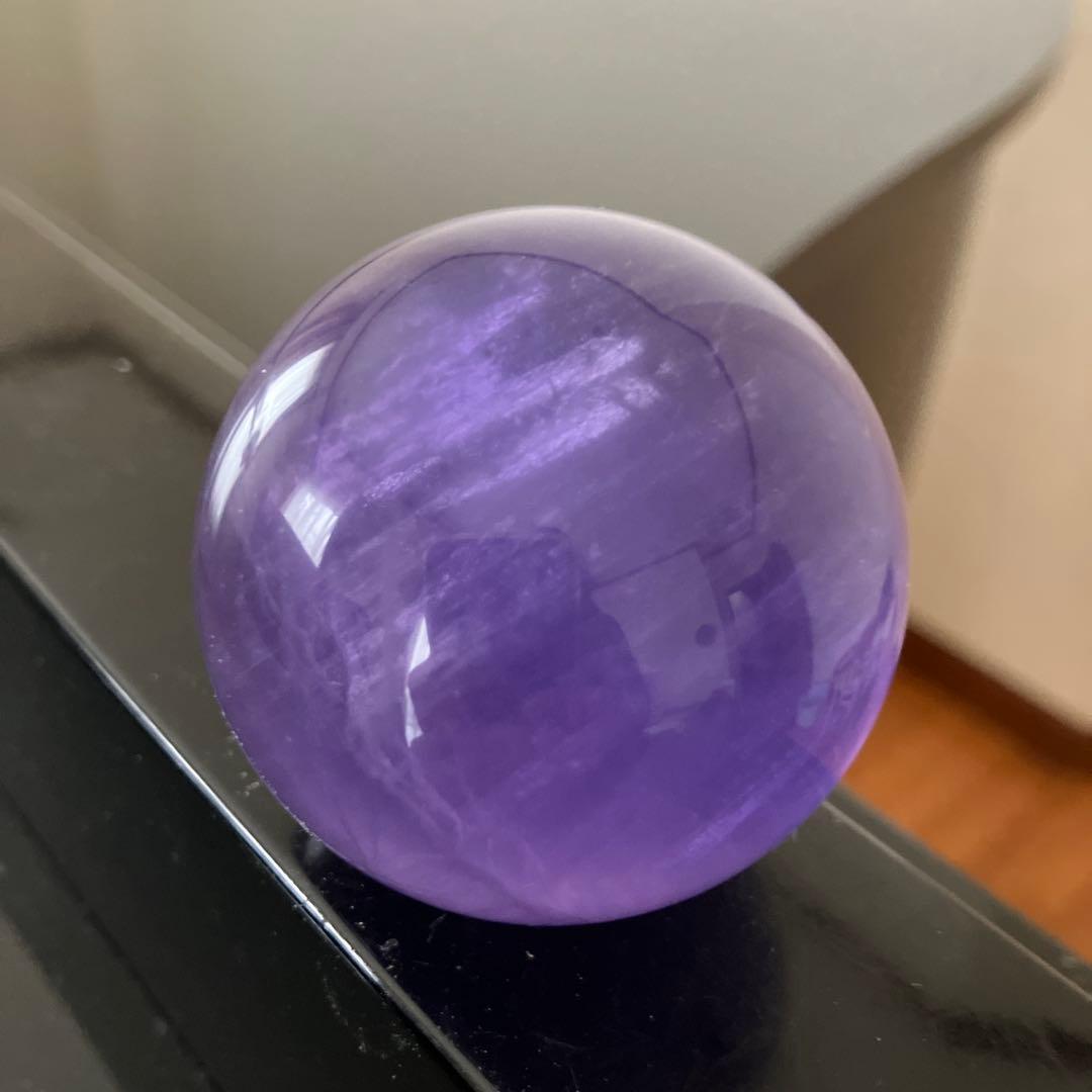 はち。さま専用菫色！パープルフローライト　スフィア　天然石置物　E216