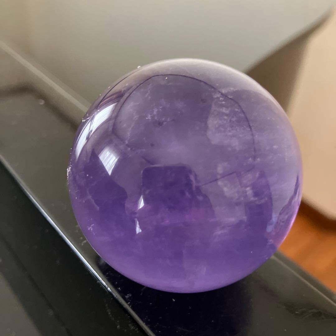 はち。さま専用菫色！パープルフローライト　スフィア　天然石置物　E216