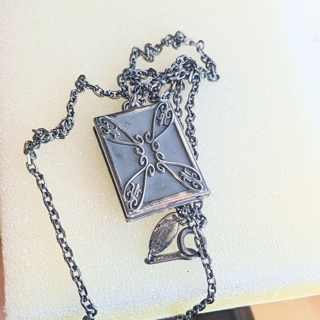 NieR Replicant/Gestalt シルバーロケットペンダント 白の書 - メルカリ