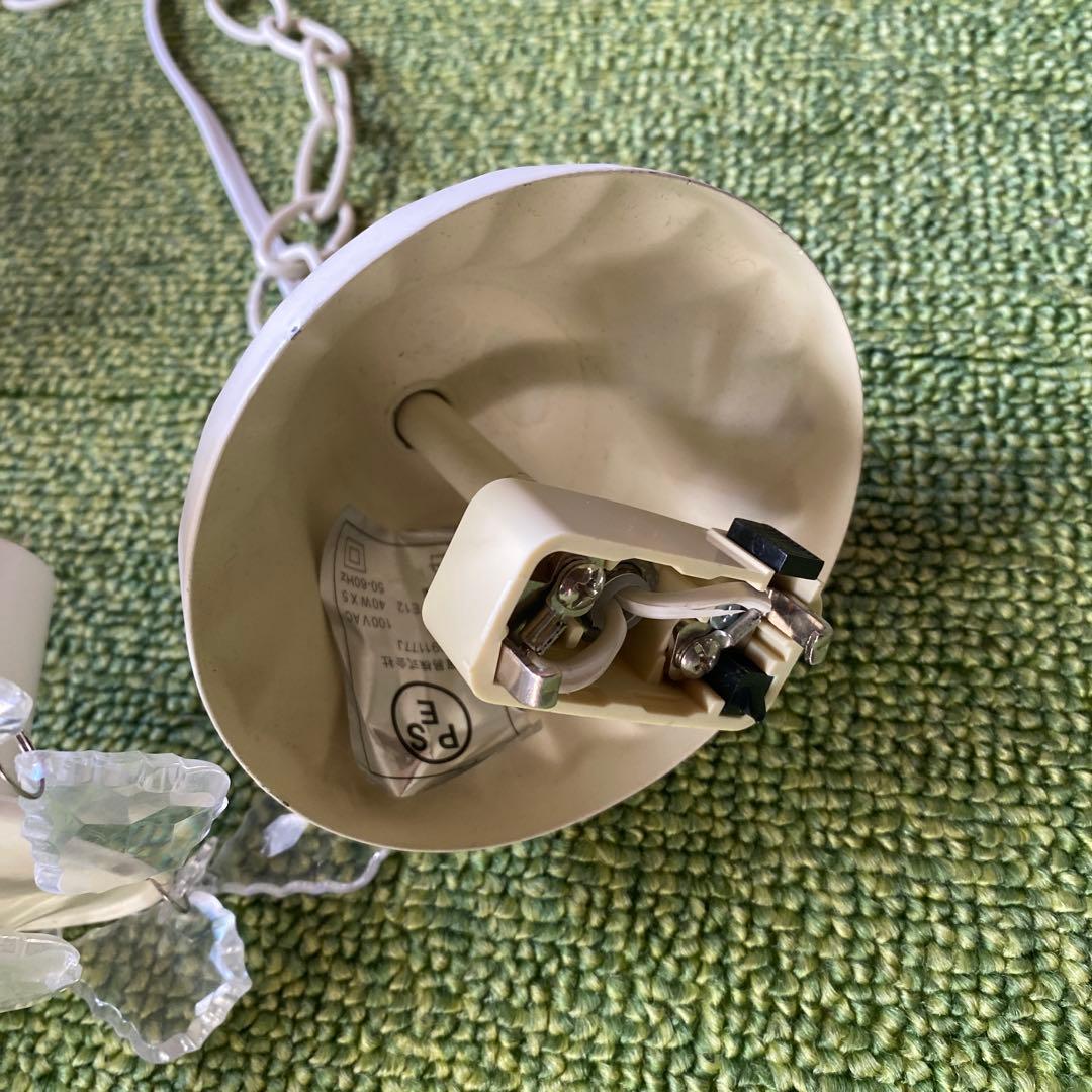 ホワイトクラシックシャンデリア 5灯 アンティーク調　ペンダントライト　リーフ